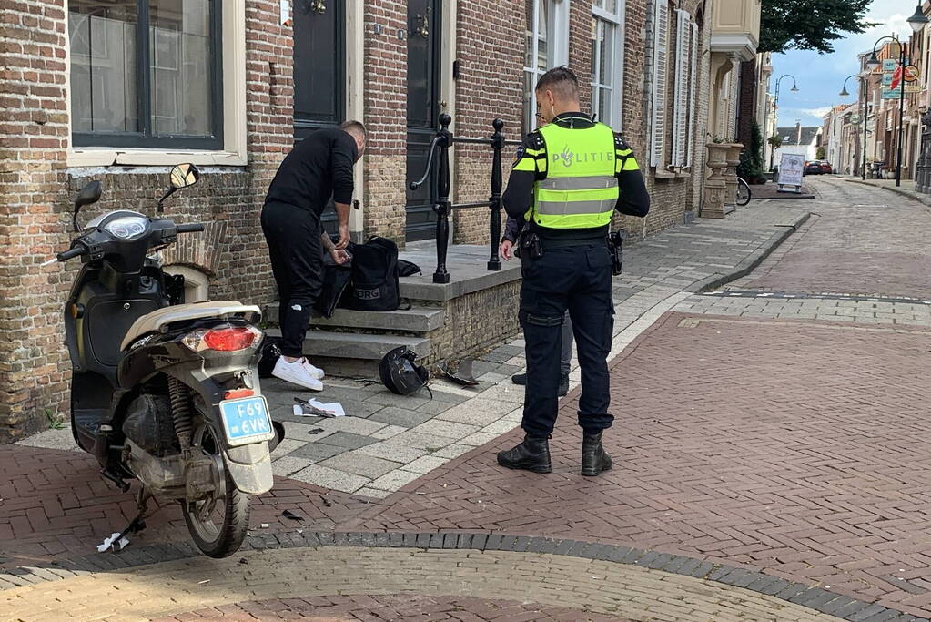 Scooterrijders gewond bij aanrijding