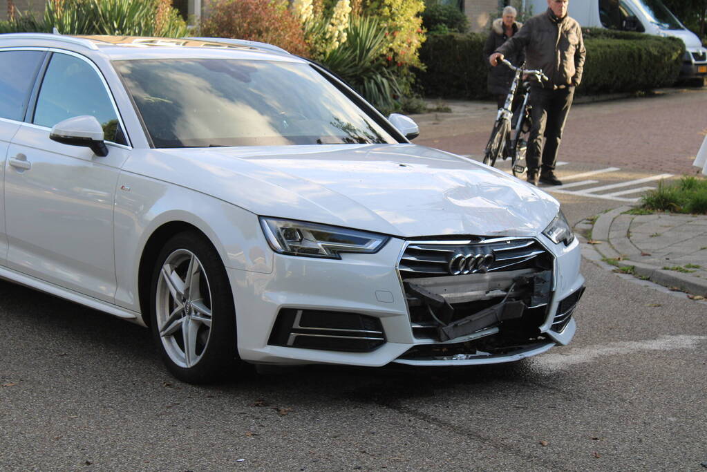 Scooterrijder geschept door auto