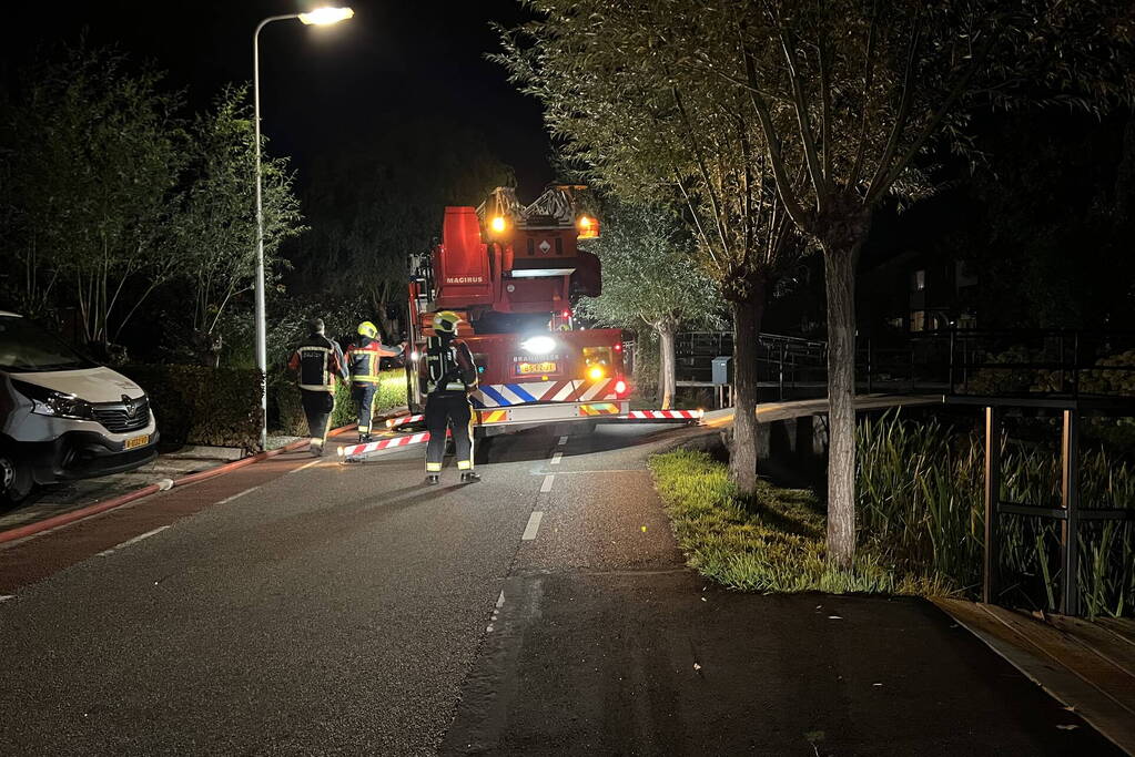 Brand in schoorsteen van woning