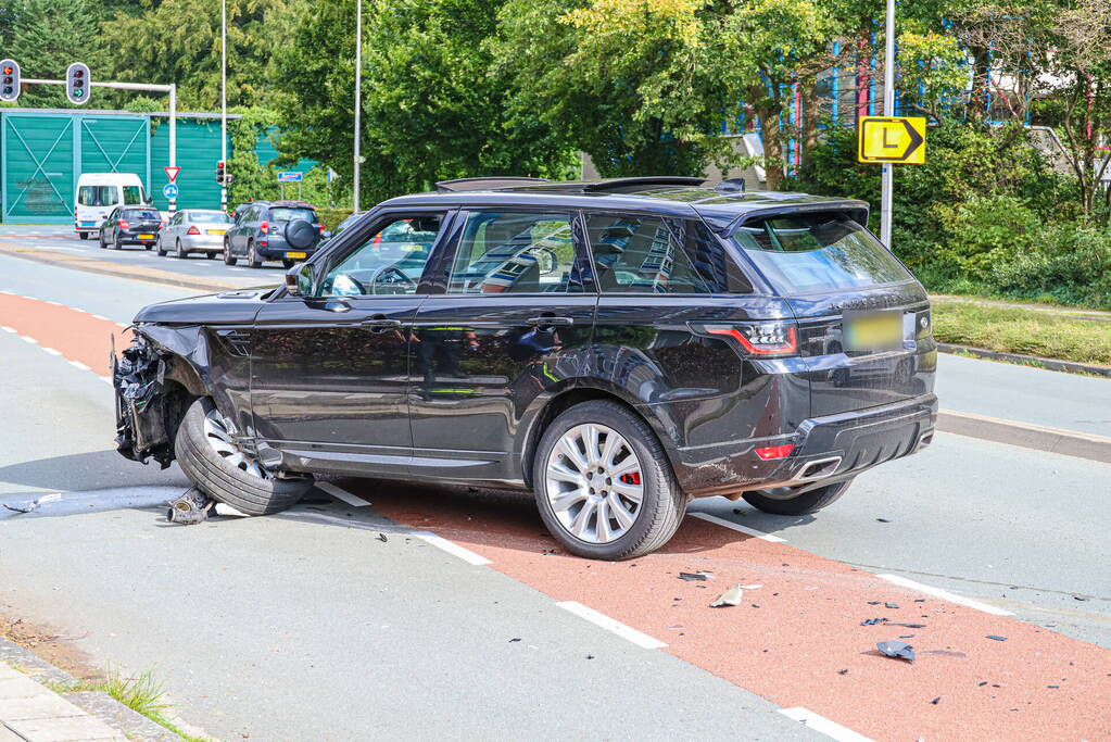 Voorwiel breekt af na botsing