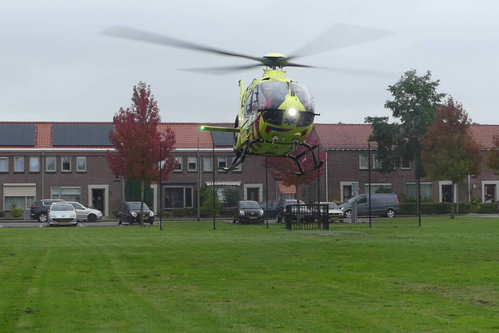 Traumateam assisteert bij incident in woning