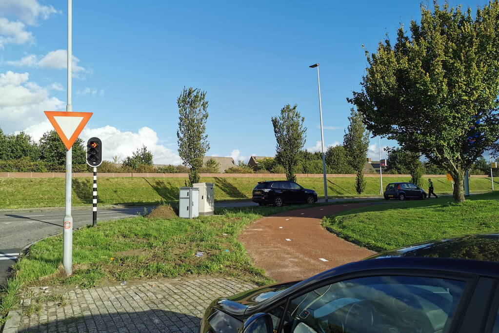 Schade bij botsing tussen drie auto's