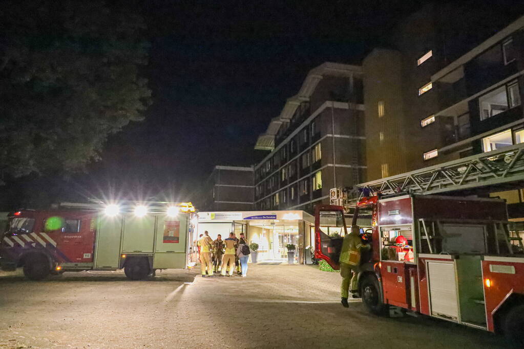 Drooggekookte pan zorgt voor rookontwikkeling wooncentrum