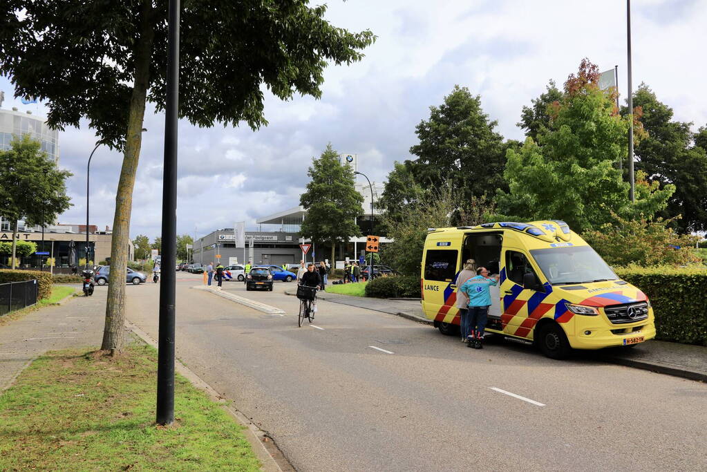 Overstekende fietser geschept tijdens oversteken
