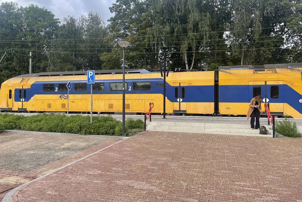 Rookontwikkeling bij trein op NS-station