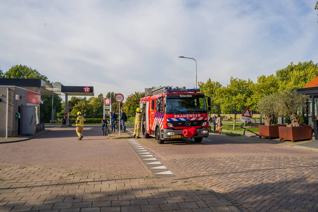 Mistgenerator zet tankstation vol rook