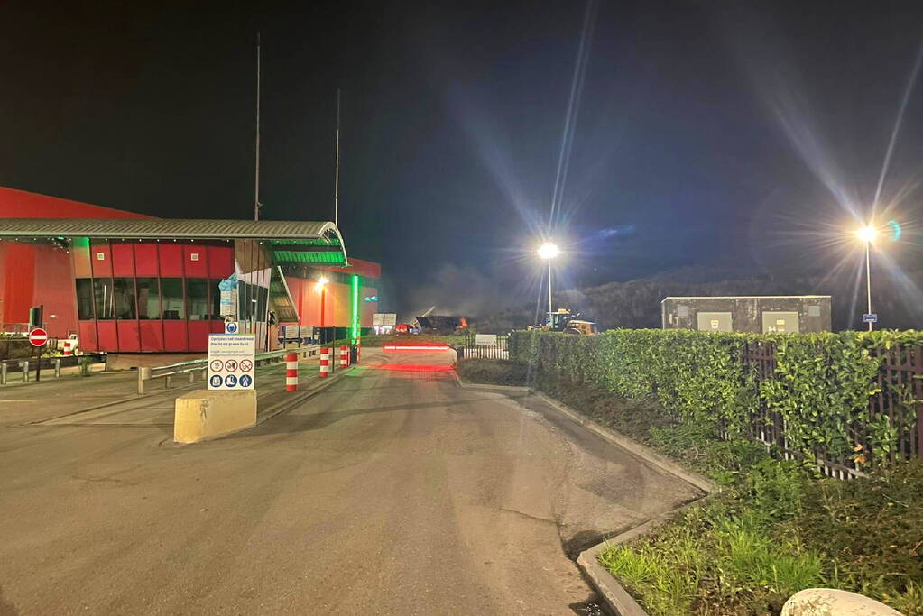 Flinke rook ontwikkeling vanwege brand bij afvalverwerkingsbedrijf Renewi Smink