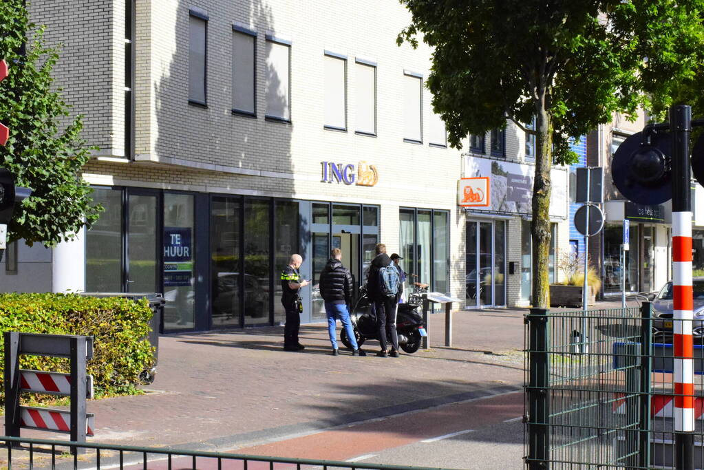 Fietser gewond naar ziekenhuis na aanrijding met scooter