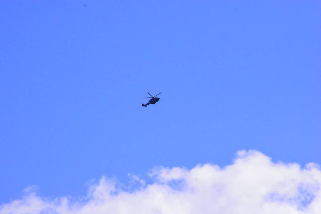 Man en vrouw beide donker getint gezocht na heterdaad