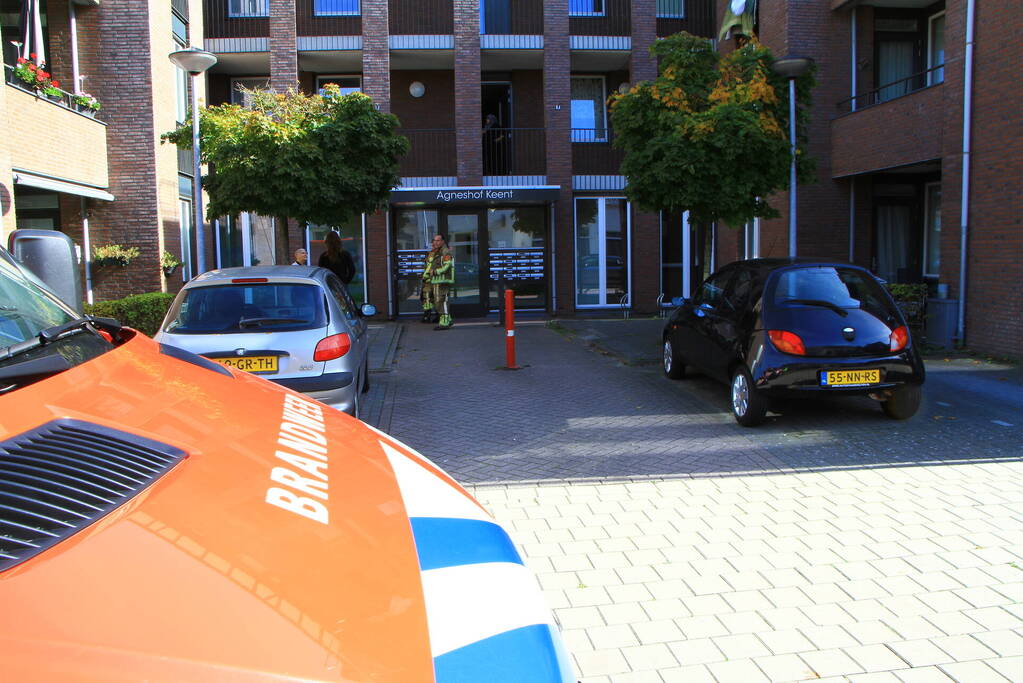 Rookmelder gaat af door in brand staande handdoek