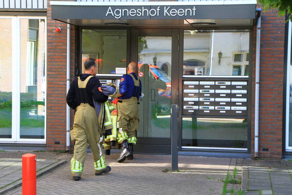 Rookmelder gaat af door in brand staande handdoek