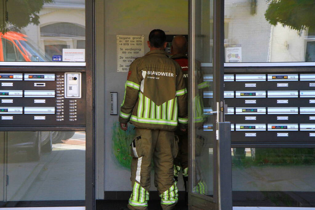 Rookmelder gaat af door in brand staande handdoek