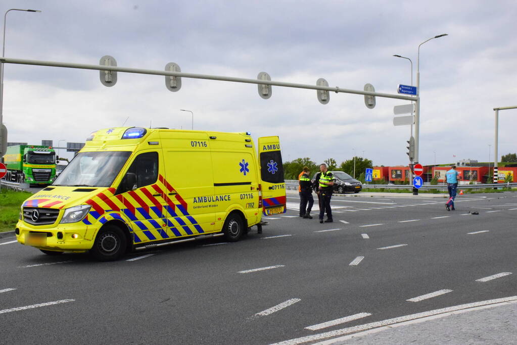 Motorrijder ernstig gewond bij botsing met auto