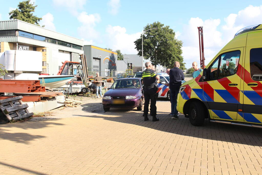 Automobilist onder invloed botst op scooter