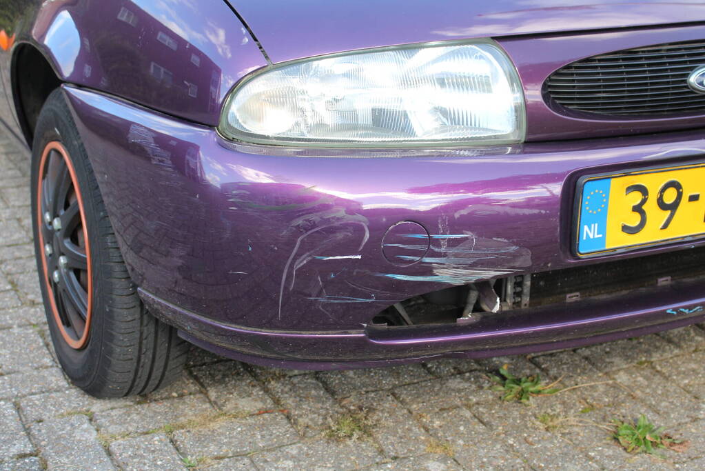 Automobilist onder invloed botst op scooter