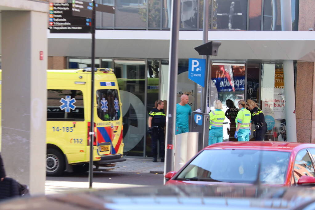 Persoon gewond bij steekpartij