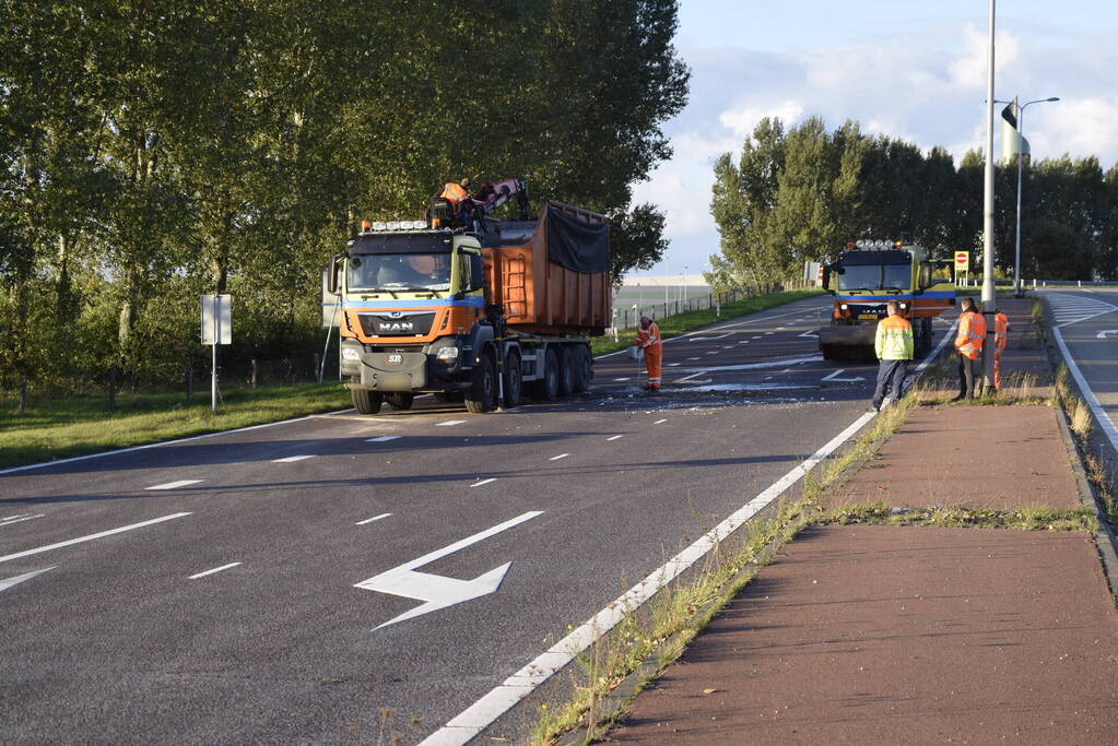 Camper belandt op zijkant