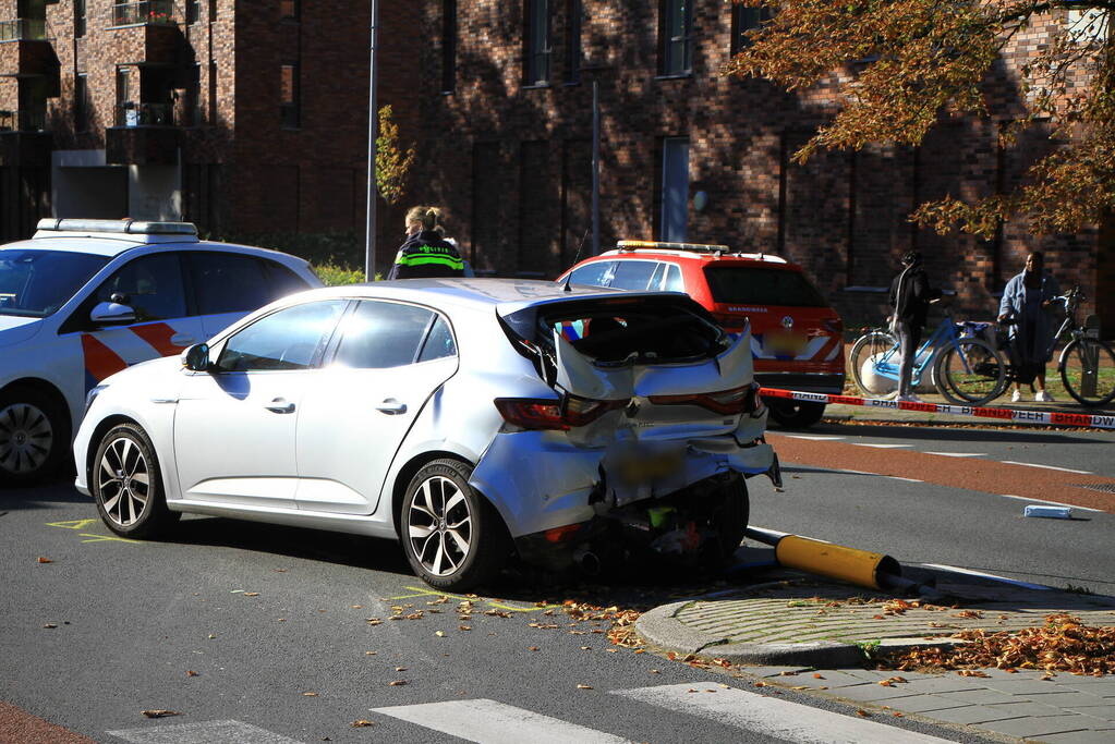 Bestuurder slaat op de vlucht na ongeval