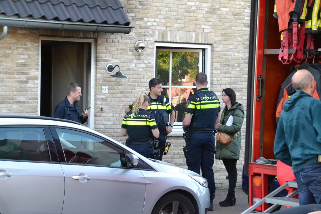 Persoon gewond bij woningbrand