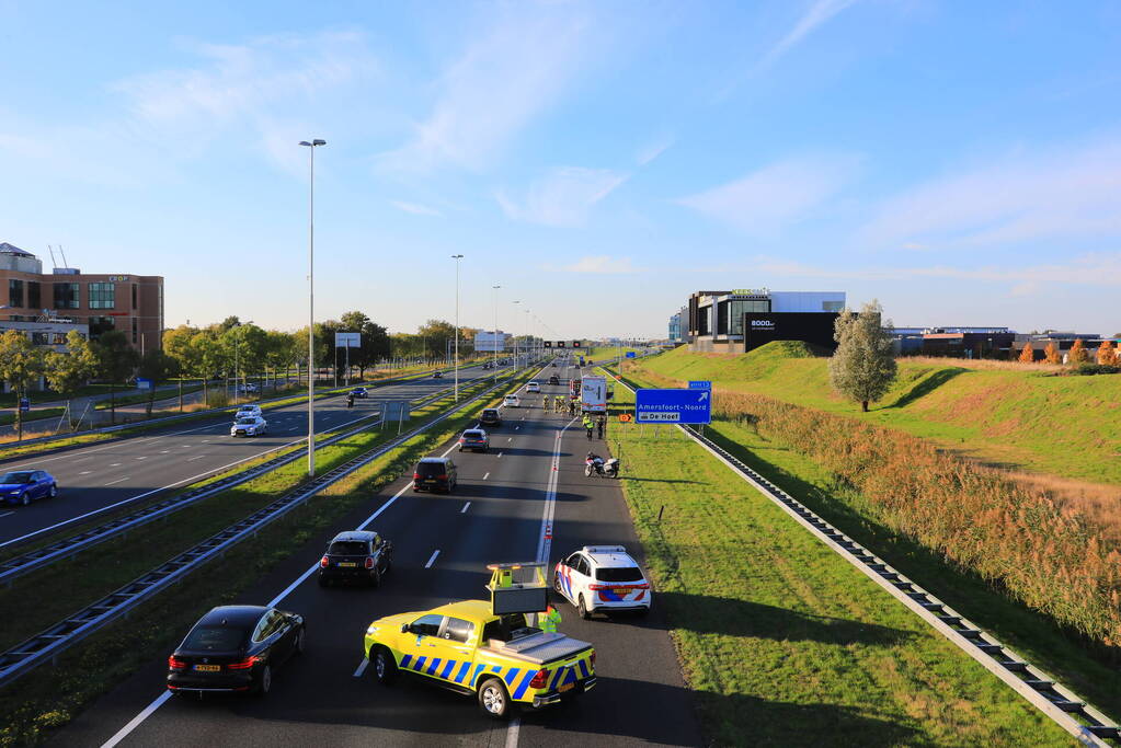 Studiovrachtwagen vat vlam door vastgelopen remmen