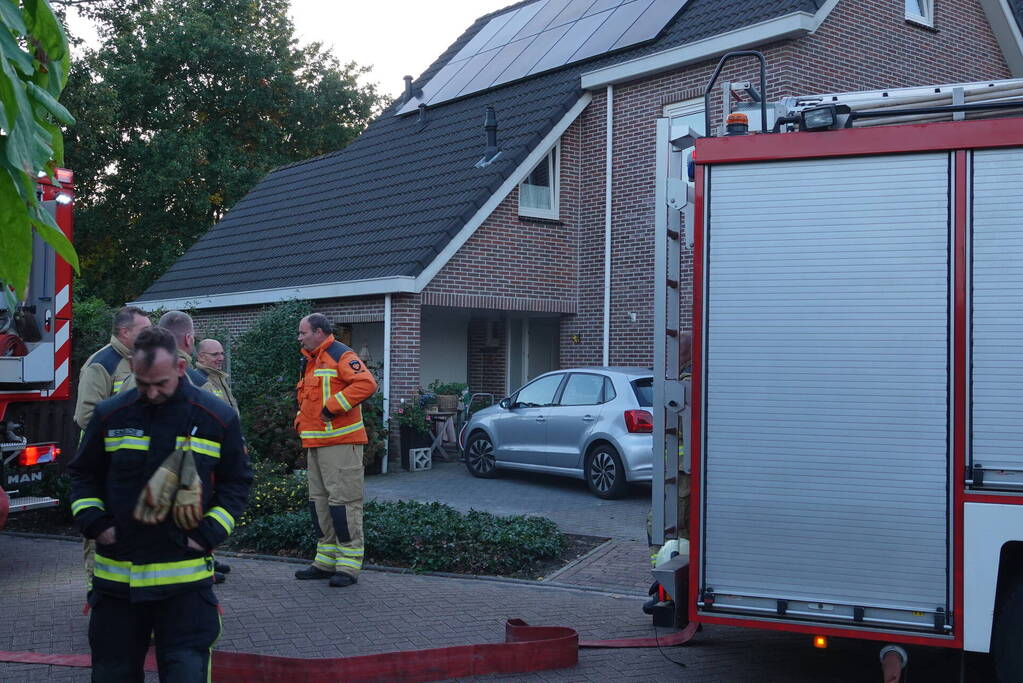 Veel rook bij brand in woning