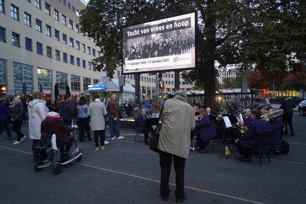 Indrukwekkende herdenkingstocht tijdens Tocht van Vrees en Hoop