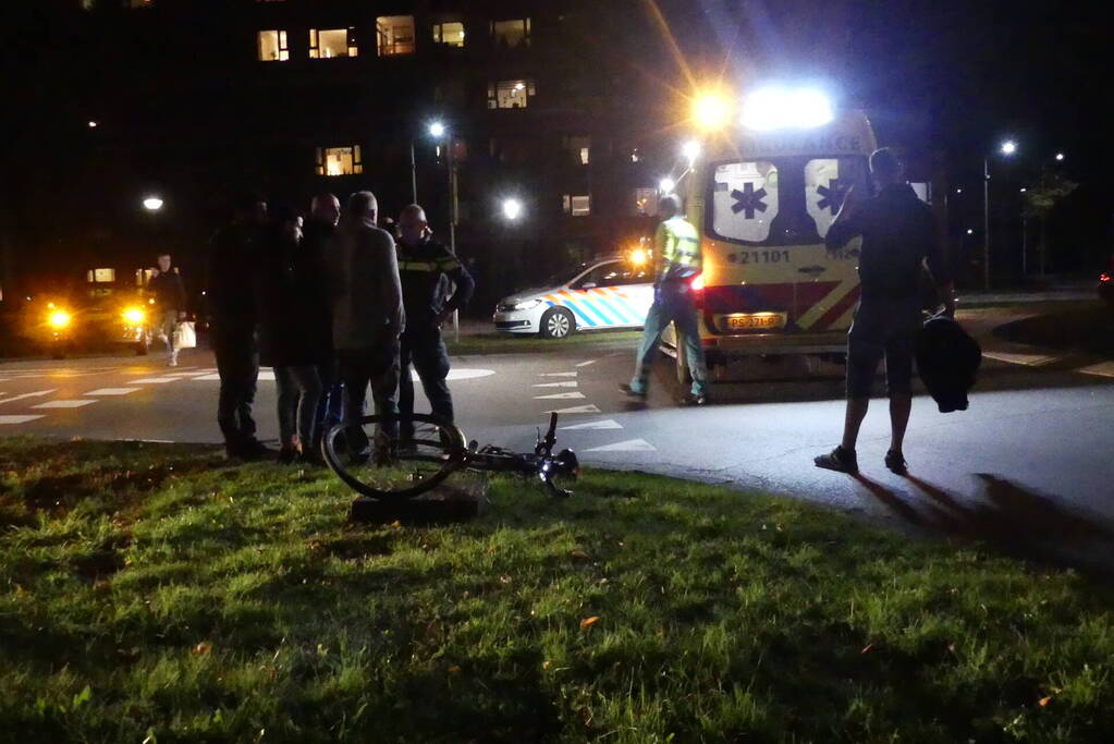 Personenauto rijdt door na ongeval