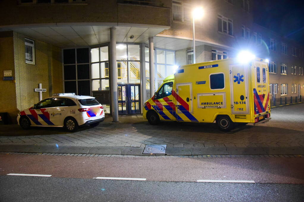 Oude vrouw gewond na woning overval