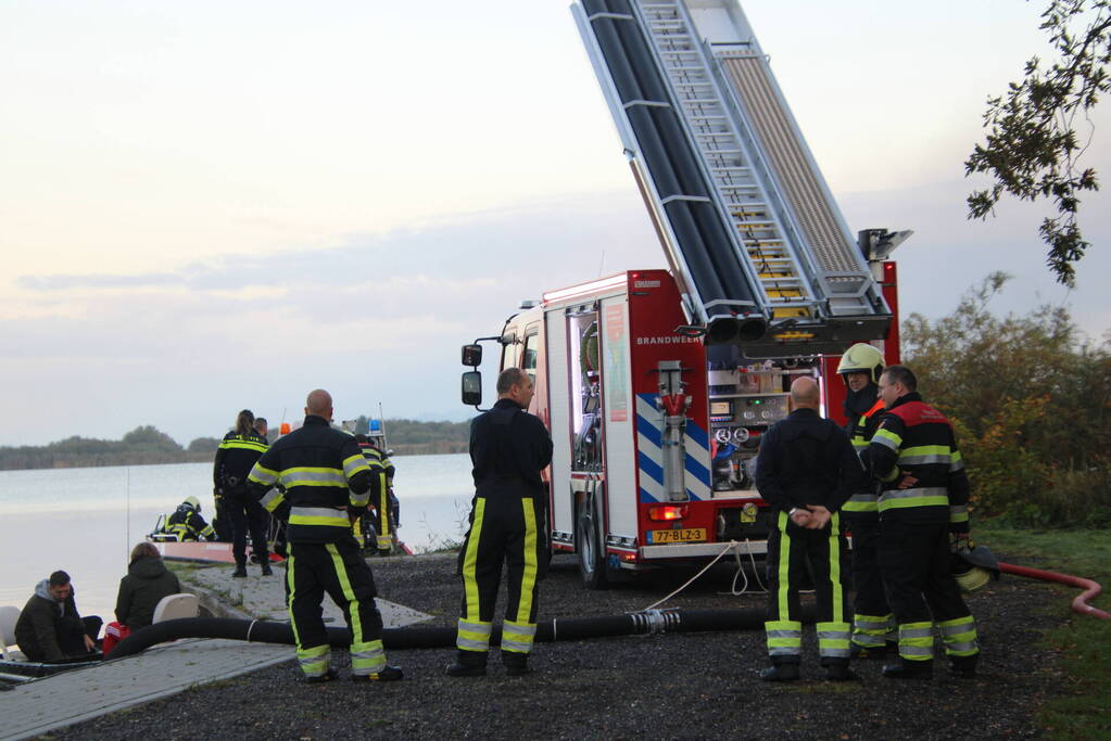 Flinke rookontwikkeling bij brand op plezierboot