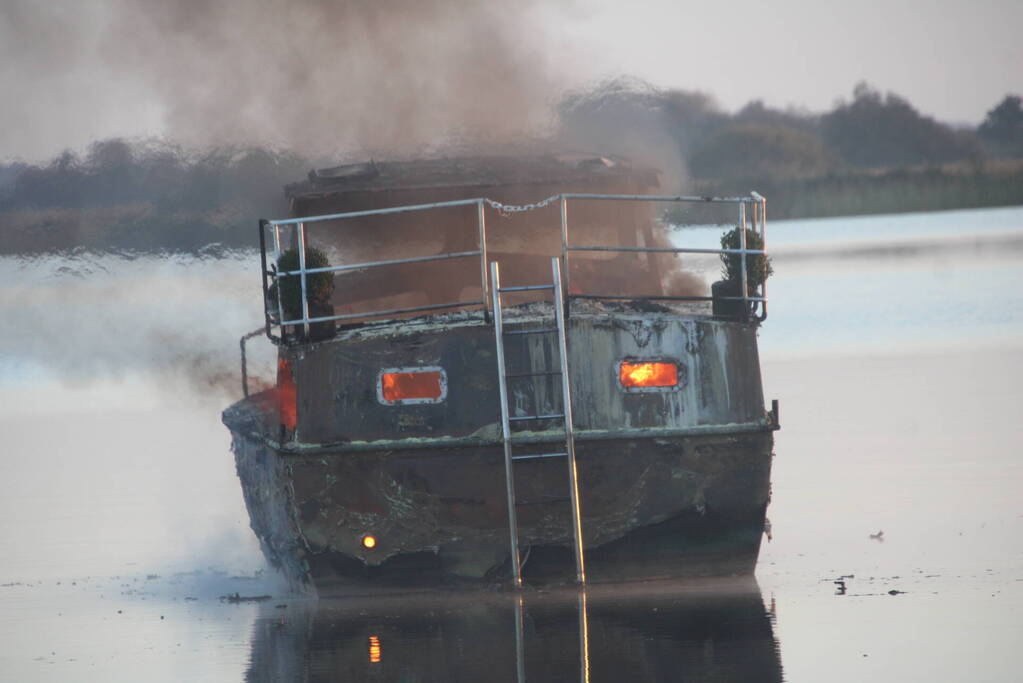 Flinke rookontwikkeling bij brand op plezierboot