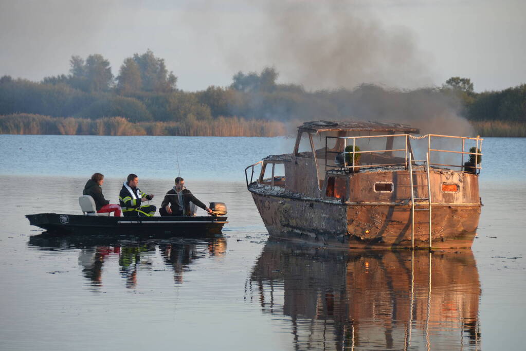 Flinke rookontwikkeling bij brand op plezierboot