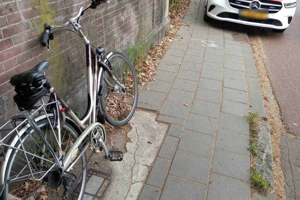 Fietser ten val na botsing met aanhanger