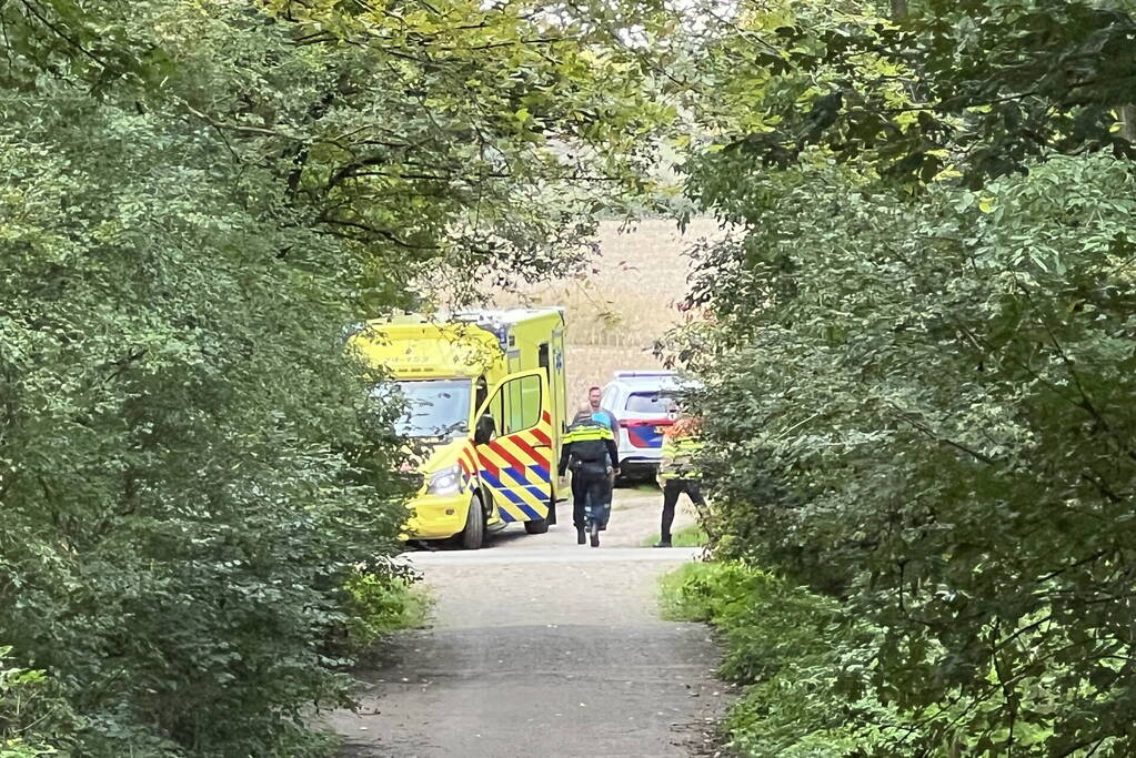 Hond en persoon uit water gered door brandweer