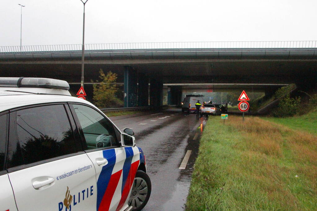 Twee personenwagens beschadigd bij kop-staart ongeval