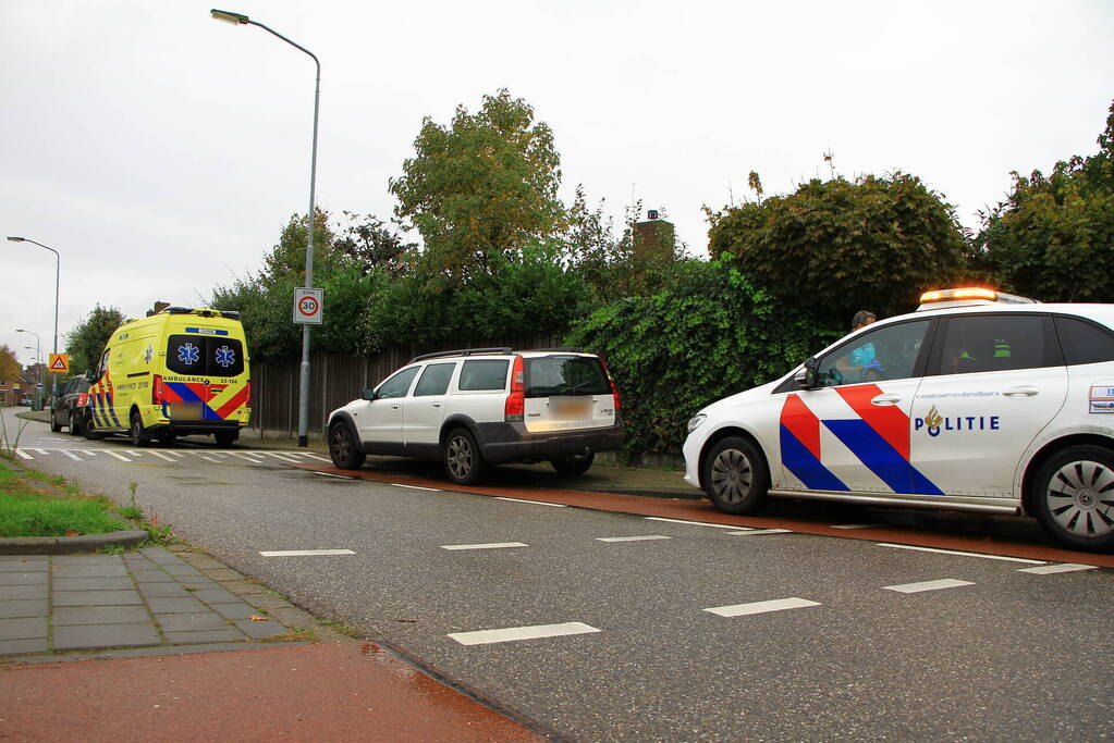 Botsing tussen automobilist en overstekende fietser