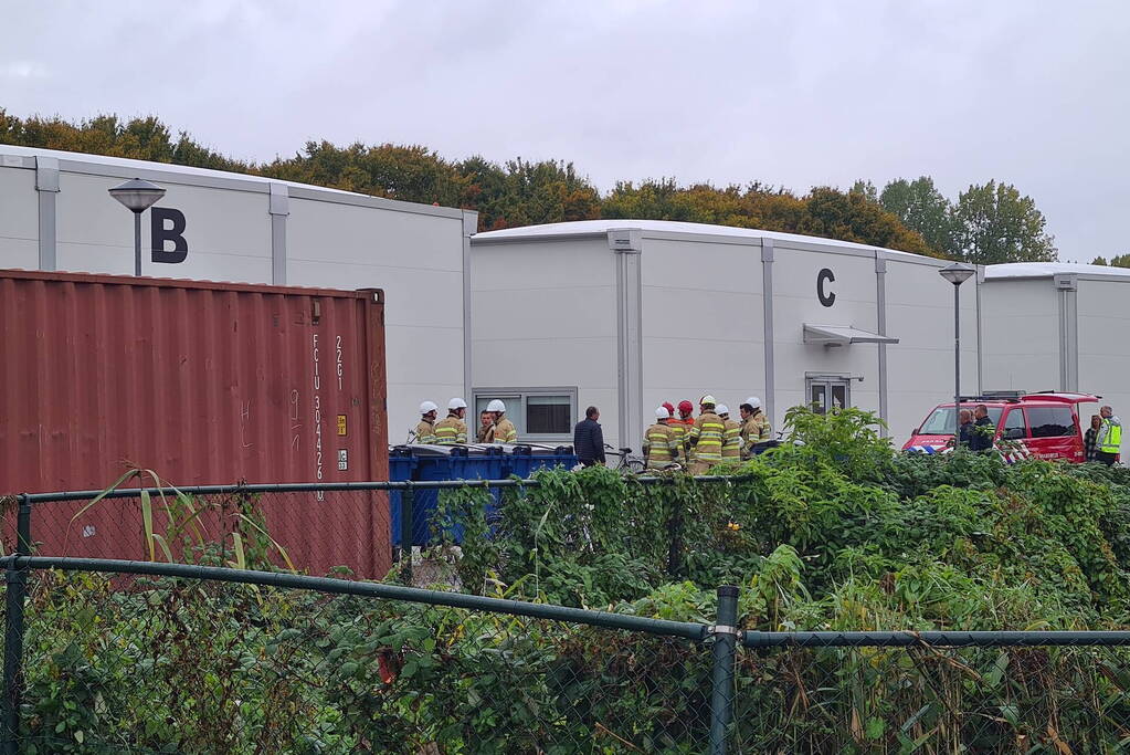 Dak van asielzoekerscentrum stort in