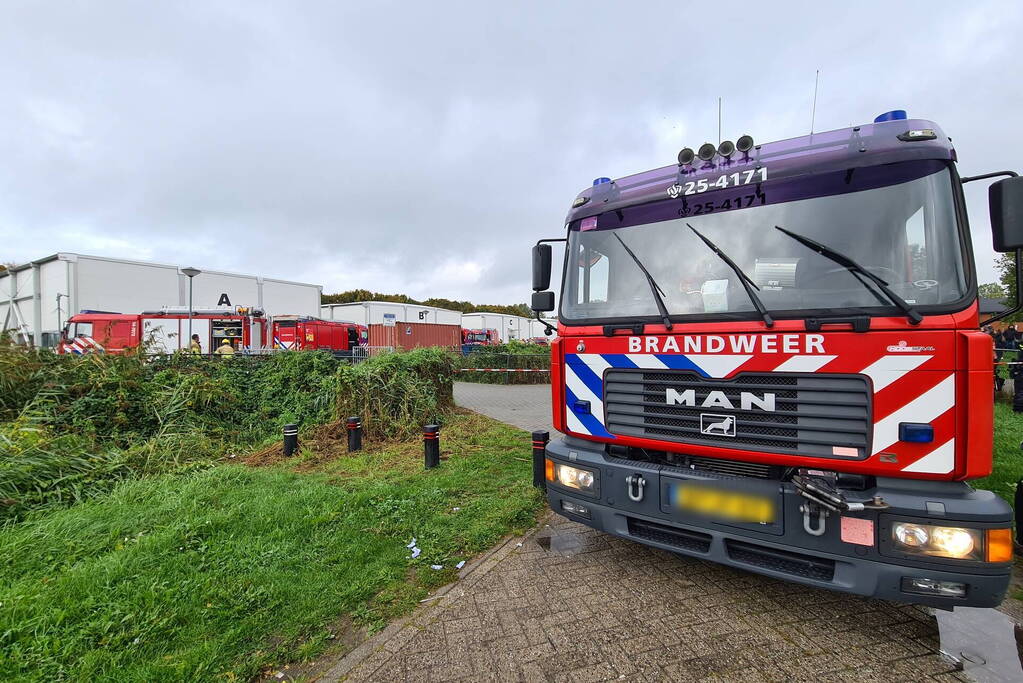 Dak van asielzoekerscentrum stort in