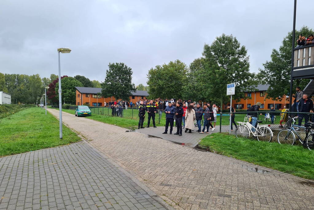 Dak van asielzoekerscentrum stort in