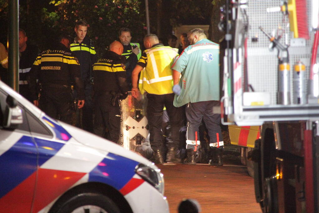 Verwarde aangehouden bij flatgebouw