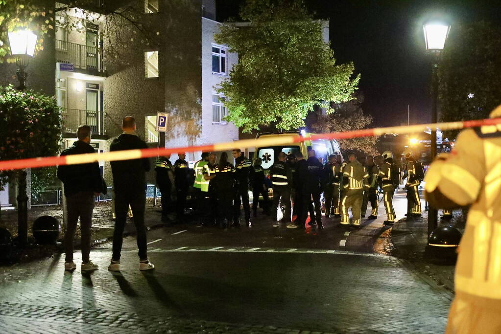 Verwarde aangehouden bij flatgebouw