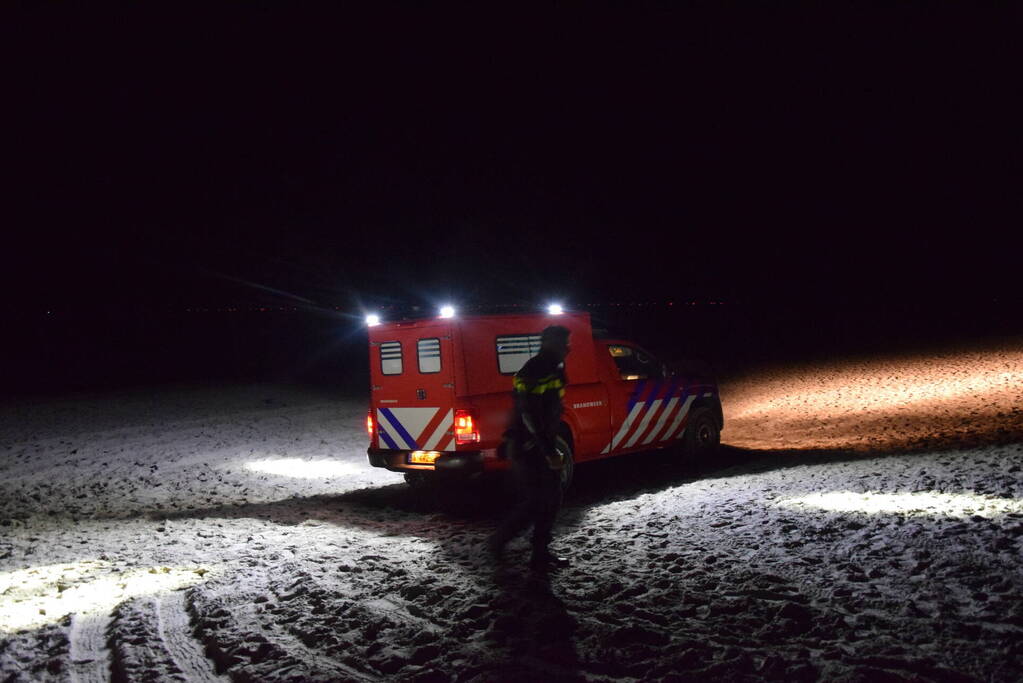 Personen gewond bij aanrijding op strand, bestuurder rijdt door