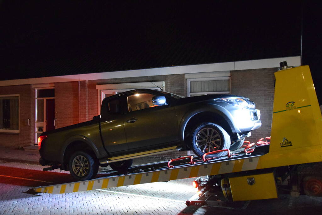 Personen gewond bij aanrijding op strand, bestuurder rijdt door
