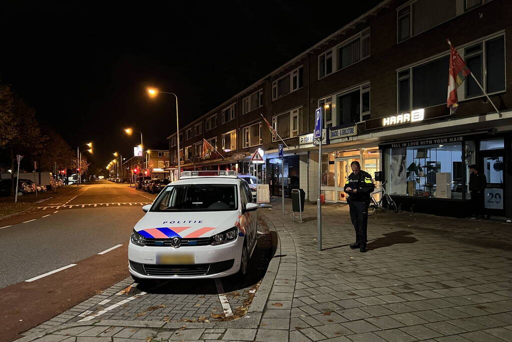 Politie op zoek naar overvallers op eetgelegenheid