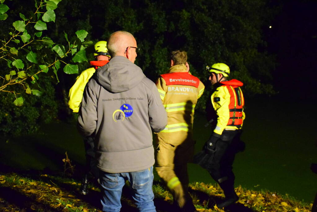 Vermiste hond van eiland gehaald door brandweer