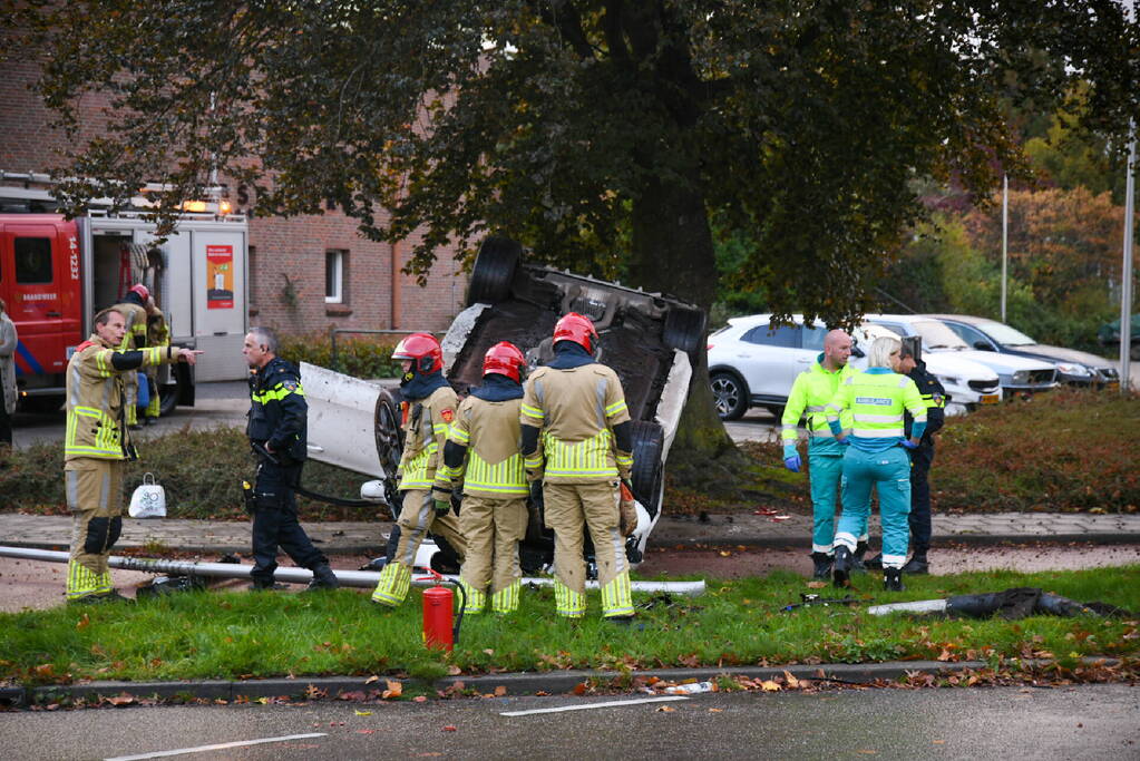 Mercedes-AMG belandt op de kop op fietspad