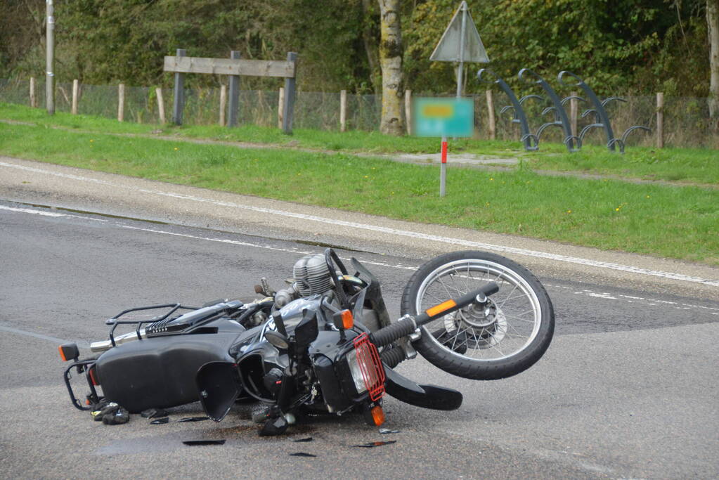 Motorrijder gewond na eenzijdig ongeval
