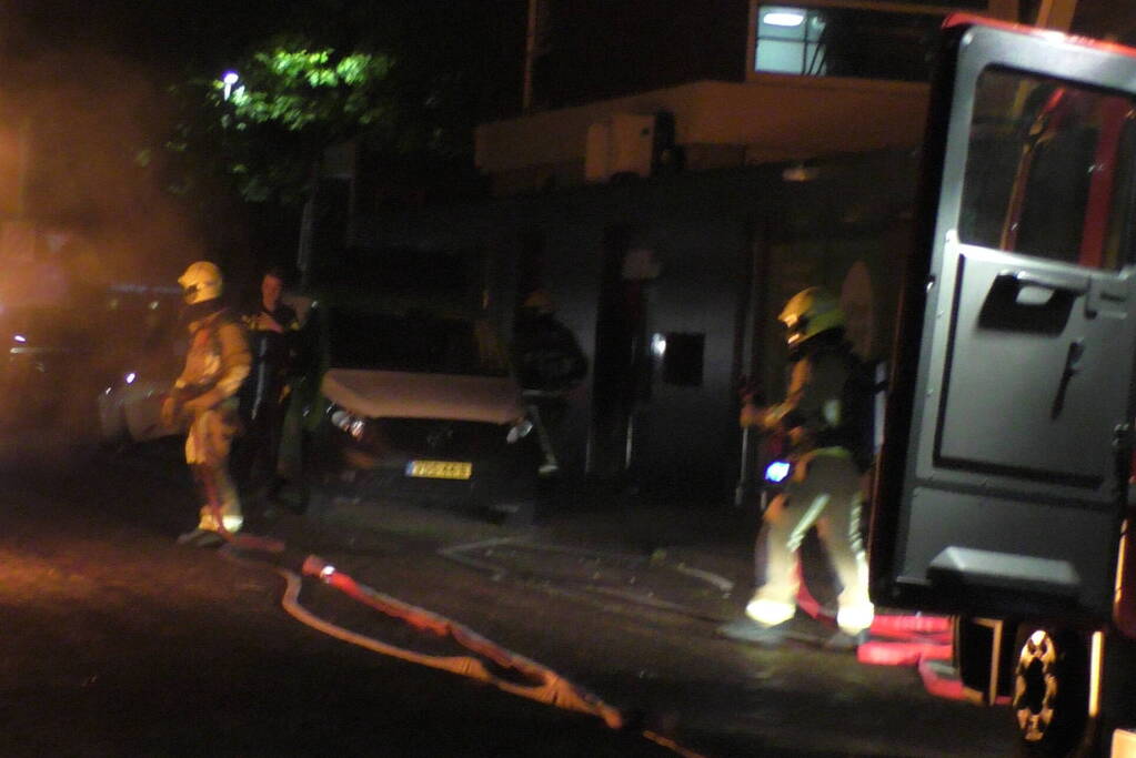 Auto compleet verwoest vanwege brand