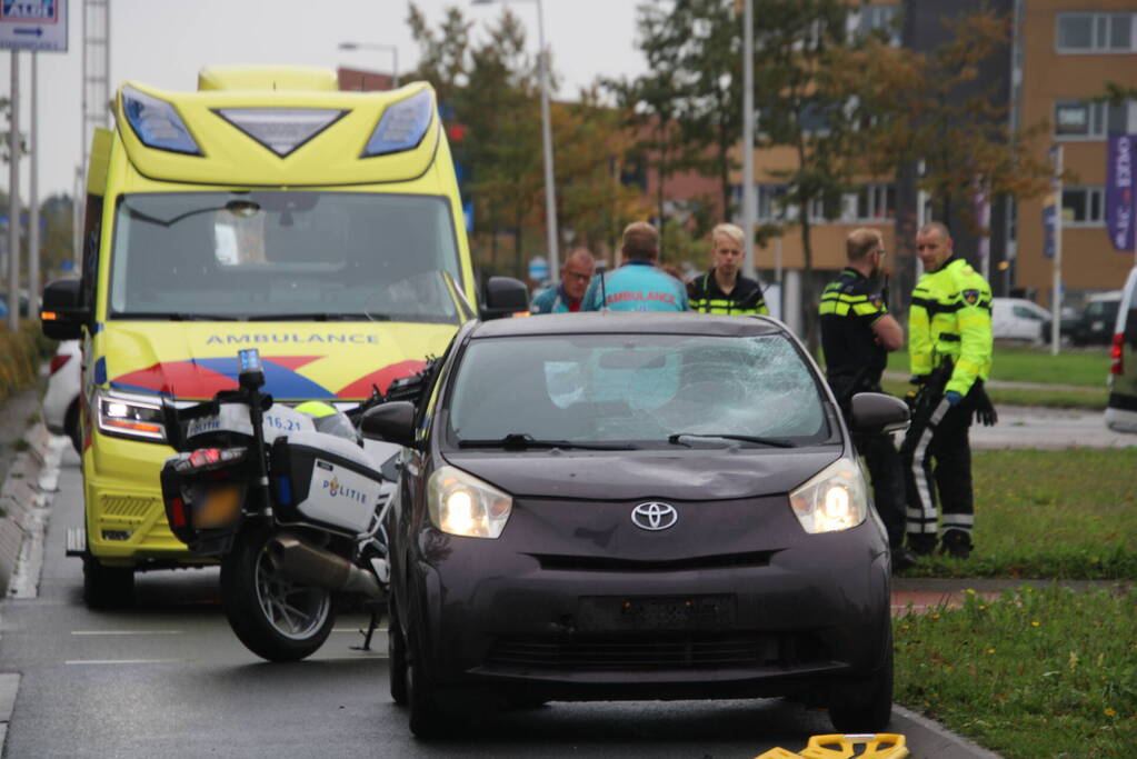 Fietser ernstig gewond bij aanrijding met auto