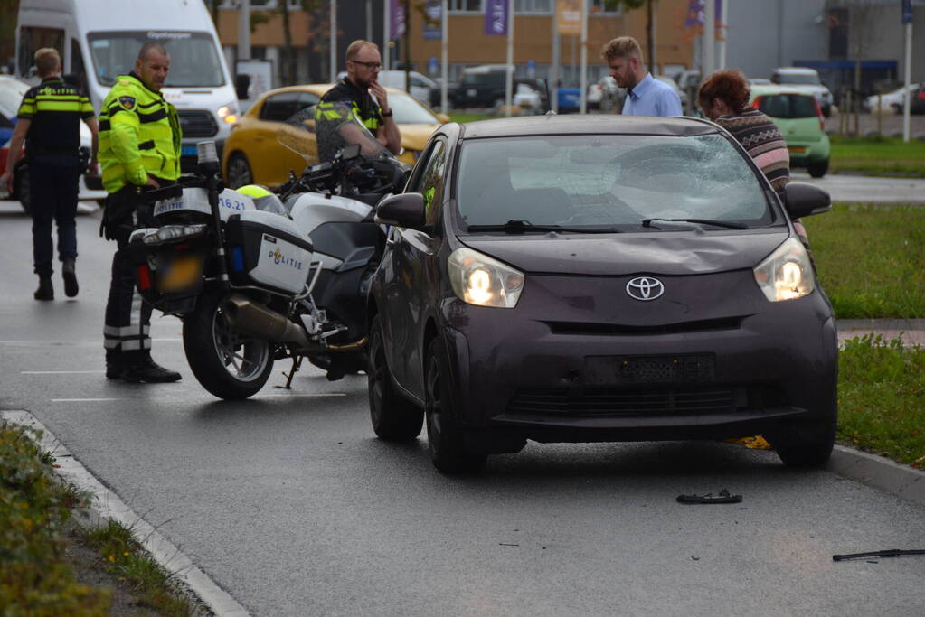 Fietser ernstig gewond bij aanrijding met auto