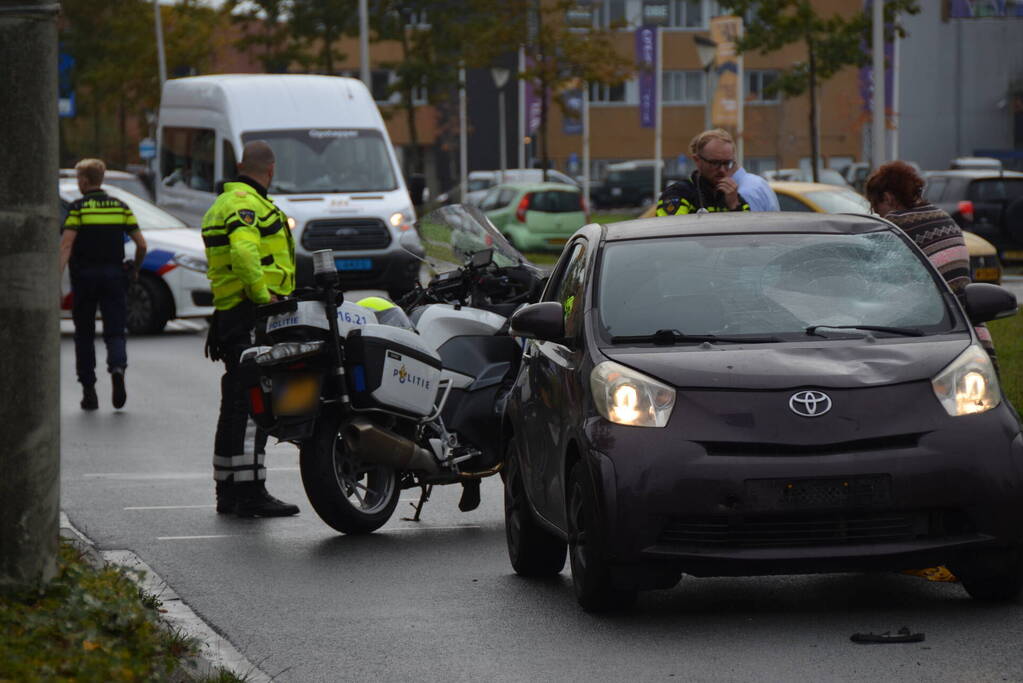 Fietser ernstig gewond bij aanrijding met auto